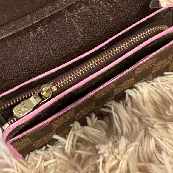 Hand painted LV wallets. 2 separate - Picture 7 of 16